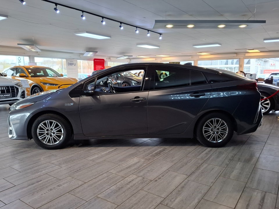 Toyota Prius 1,8 Plug-in Hybrid H4 MDS 5d