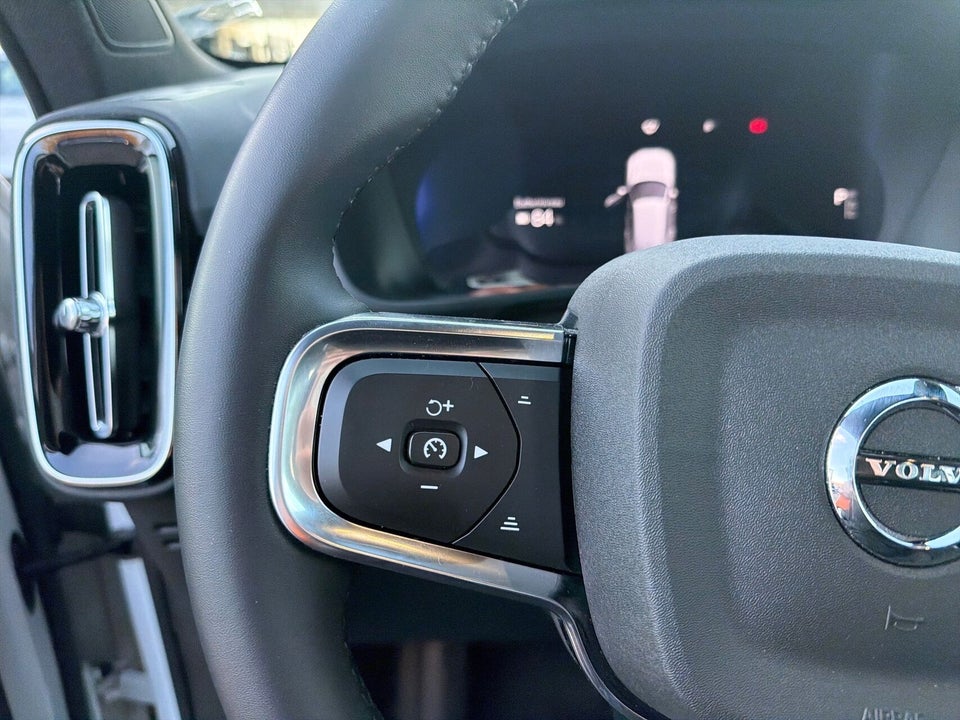 Volvo XC40 ReCharge Extended Range Plus 5d