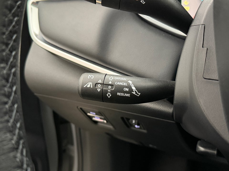 MG Marvel R Luxury 5d