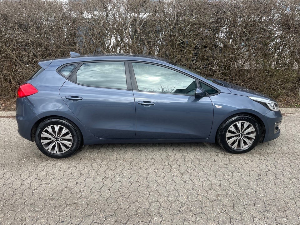 Kia Ceed 1,0 T-GDi Attraction 5d