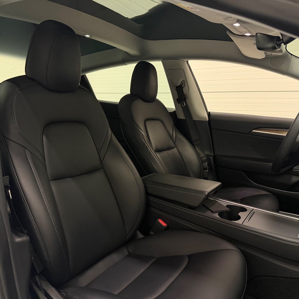 Tesla Model 3 Long Range AWD 4d
