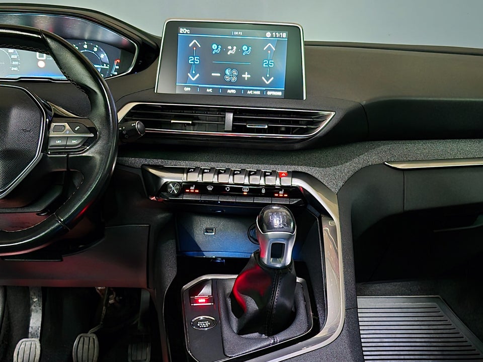 Peugeot 5008 1,2 PureTech 130 Allure 7prs 5d