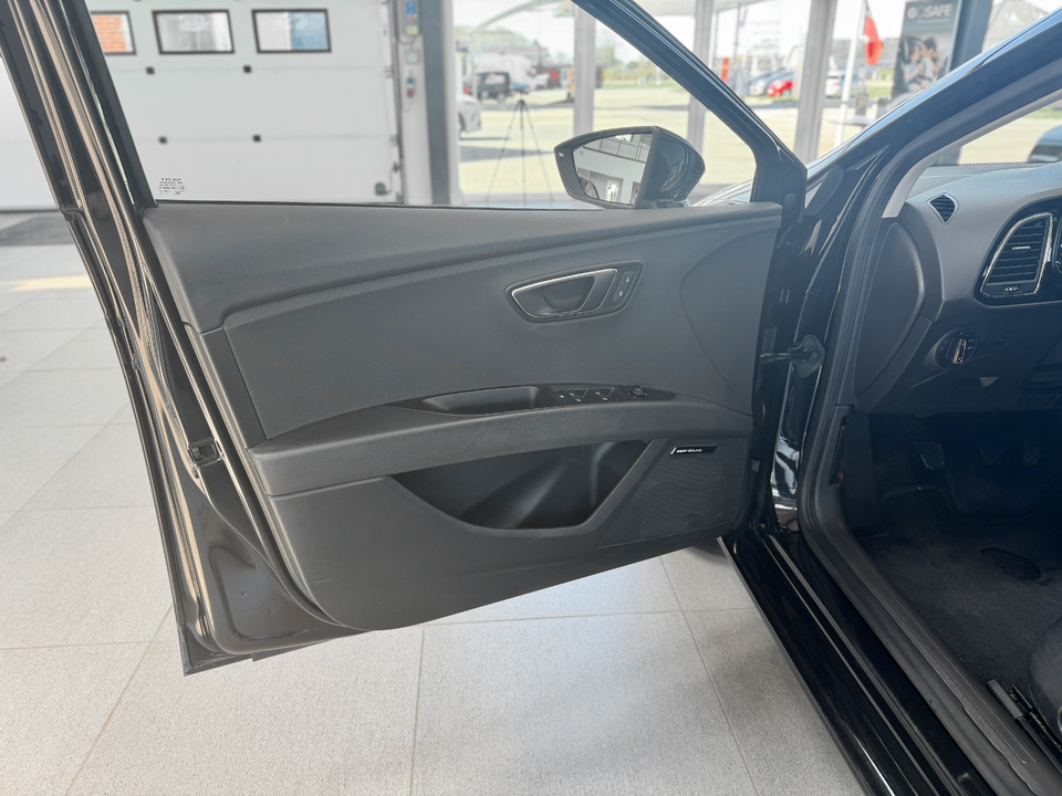 Seat Leon 1,6 TDi 105 Reference ST 5d