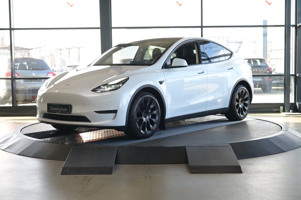 Tesla Model Y Long Range AWD 5d