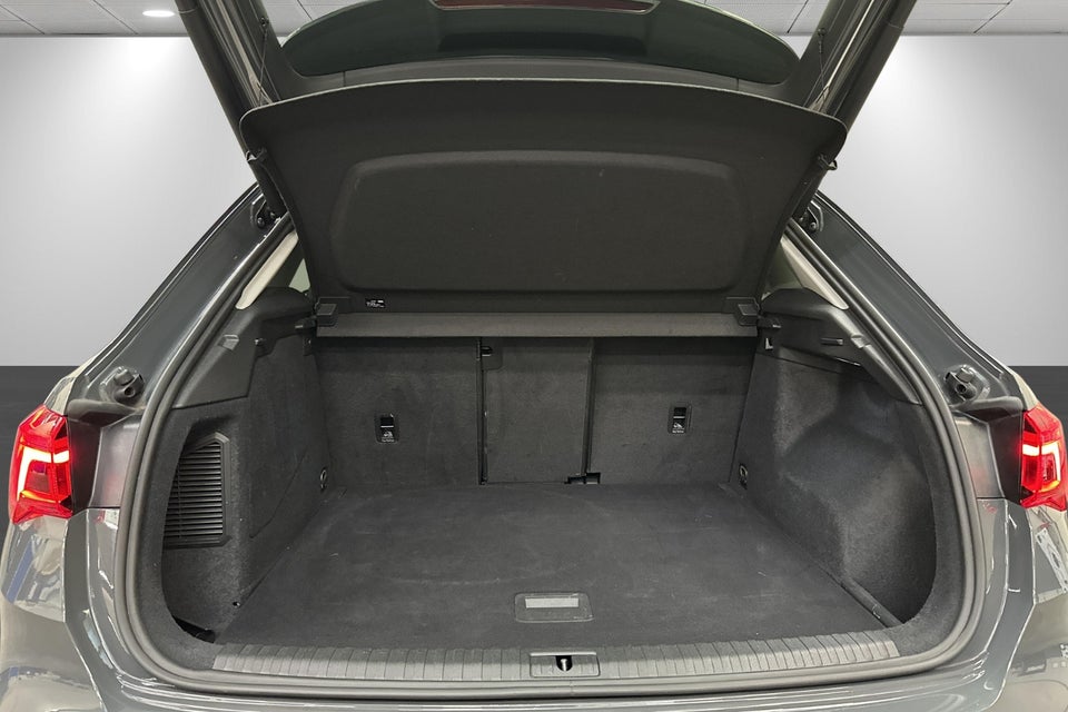 Audi Q3 45 TFSi e Attitude plus S-tr. 5d