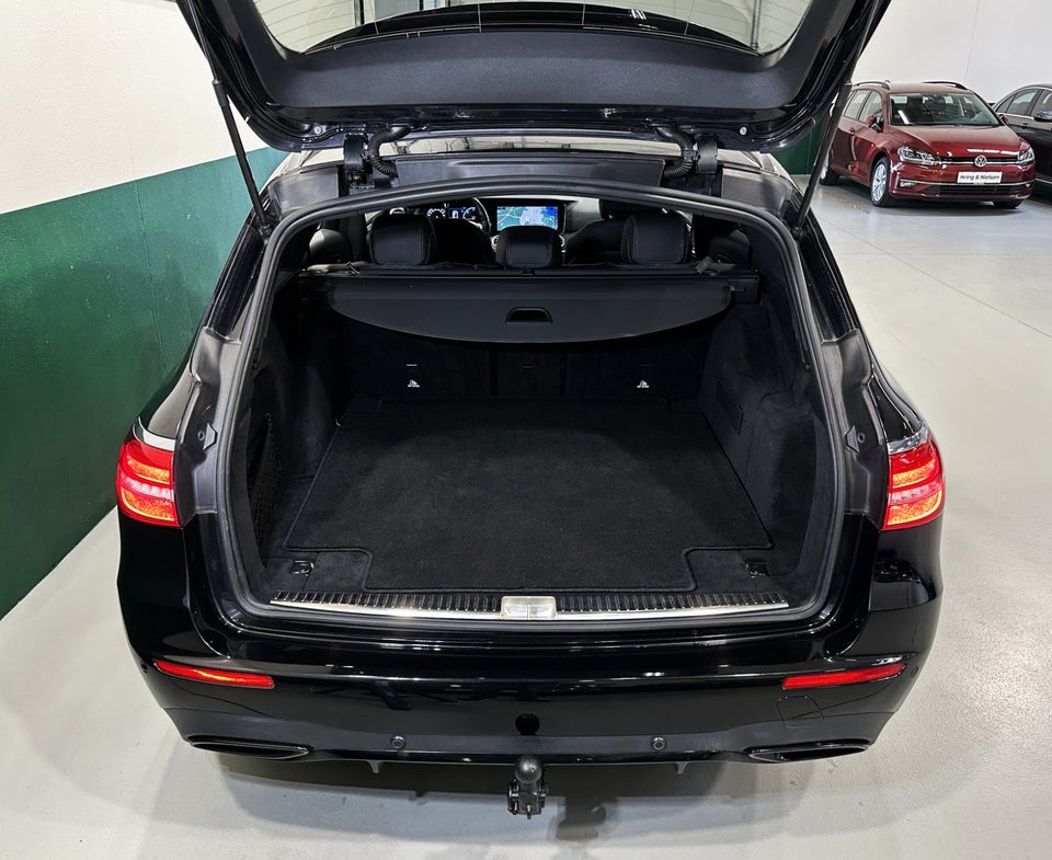 Mercedes E220 d 2,0 AMG Line stc. aut. 5d