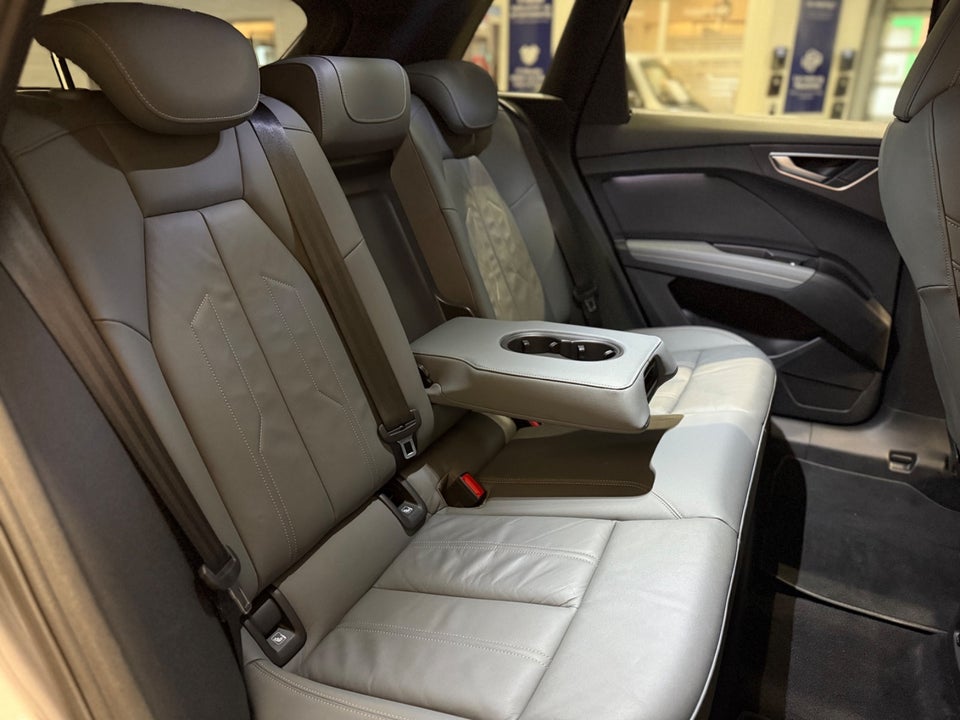 Audi Q4 e-tron 40 S-line 5d
