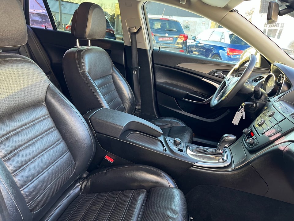 Opel Insignia 2,0 T 220 Cosmo Sports Tourer aut. 5d