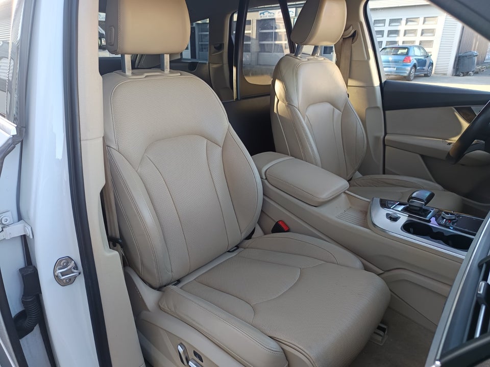 Audi Q7 3,0 TDi 272 quattro Tiptr. Van 5d