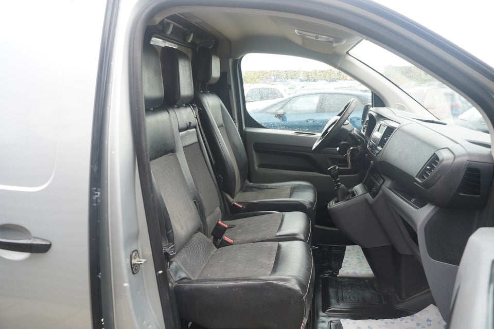 Toyota ProAce 2,0 D 120 Medium Base 5d