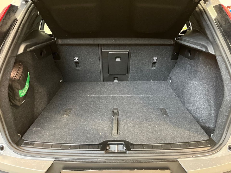 Volvo XC40 ReCharge Extended Range Plus 5d