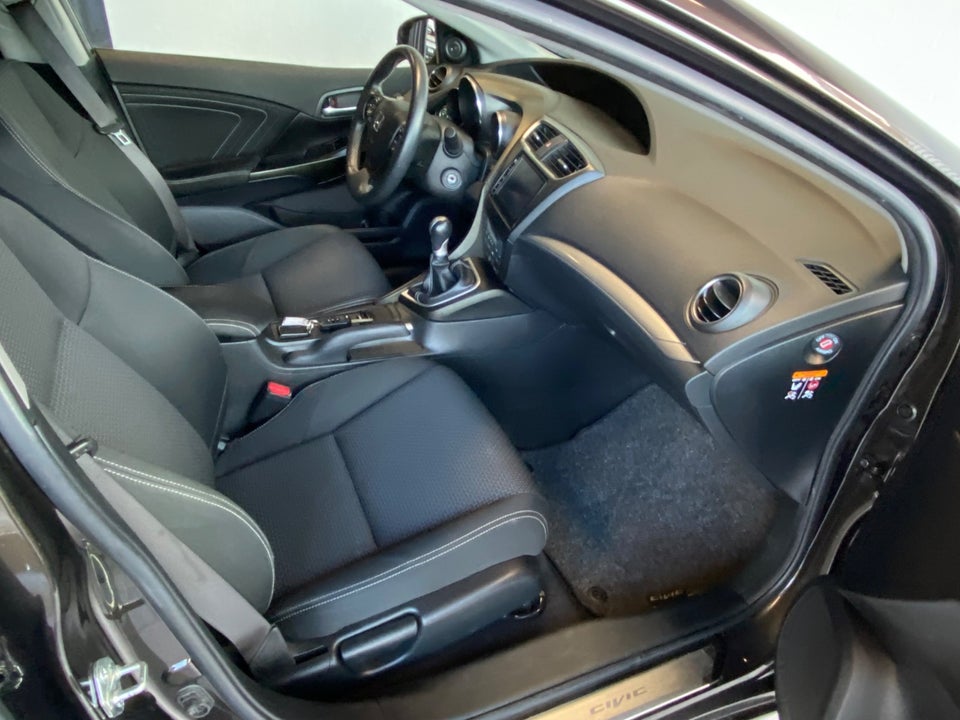 Honda Civic 1,8 i-VTEC Style Tourer 5d