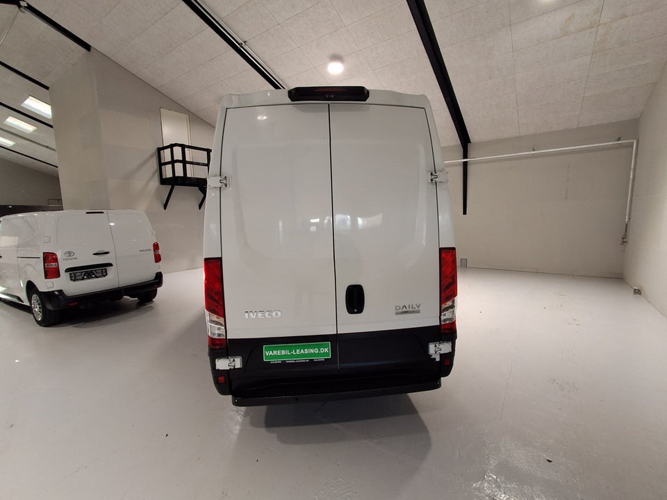 Iveco Daily 2,3 35S16 16m³ Van AG8