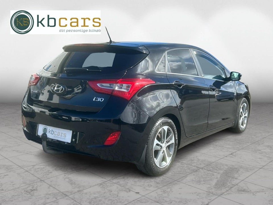 Hyundai i30 1,6 CRDi 110 EM-Edition 5d