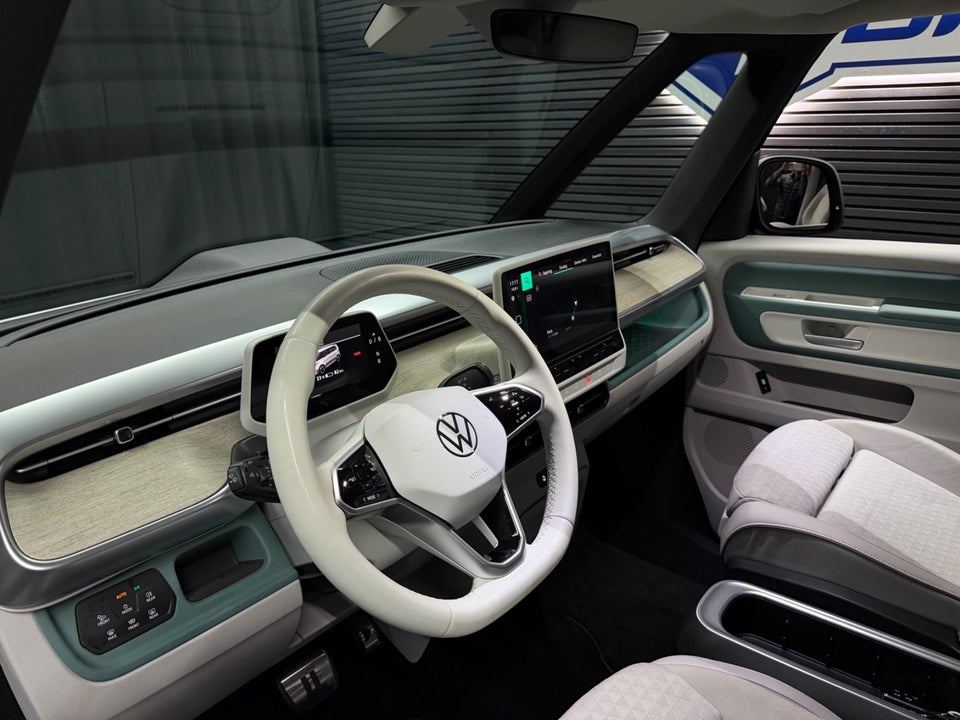 VW ID. Buzz 77 Pro SWB 5d