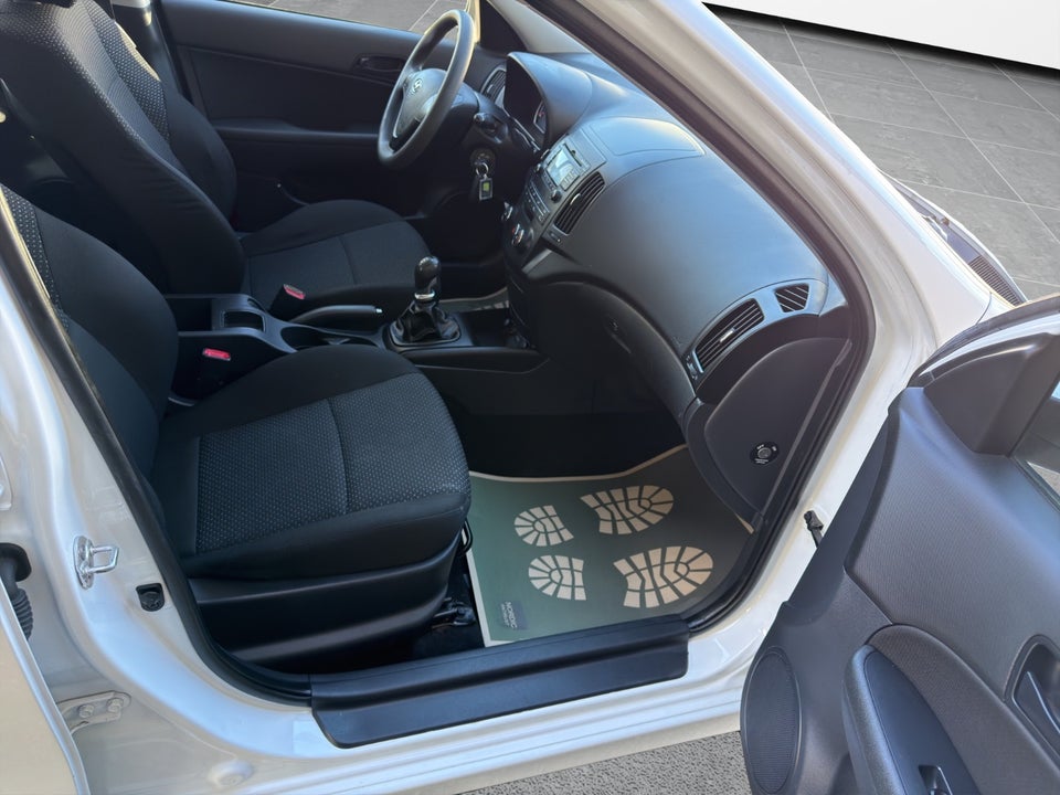 Hyundai i30 1,6 CRDi 90 Classic Eco 5d