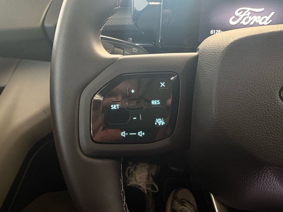 Ford Explorer 79 Premium Extended Range AWD 5d