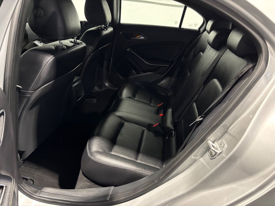 Mercedes A180 1,6 Urban aut. 5d