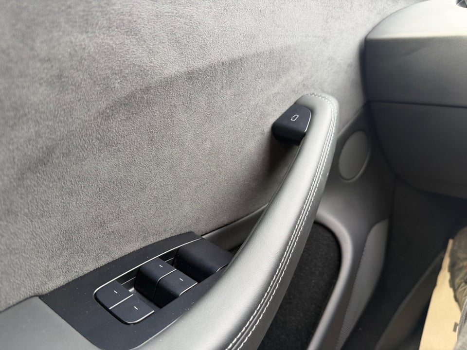 Tesla Model 3 Long Range AWD 4d