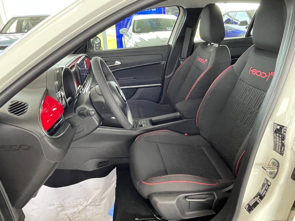 Fiat 600e 54 (RED) 5d