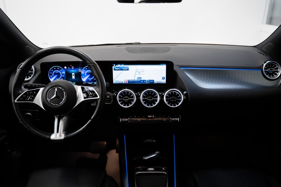 Mercedes EQA300 Progressive Advance 4Matic 5d