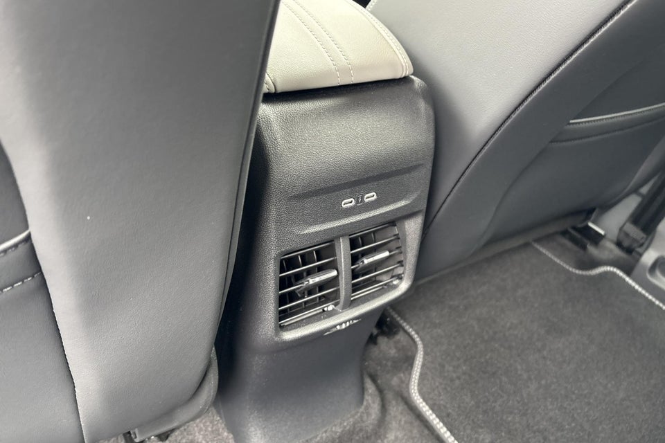 Ford Explorer 77 Premium Extended Range 5d