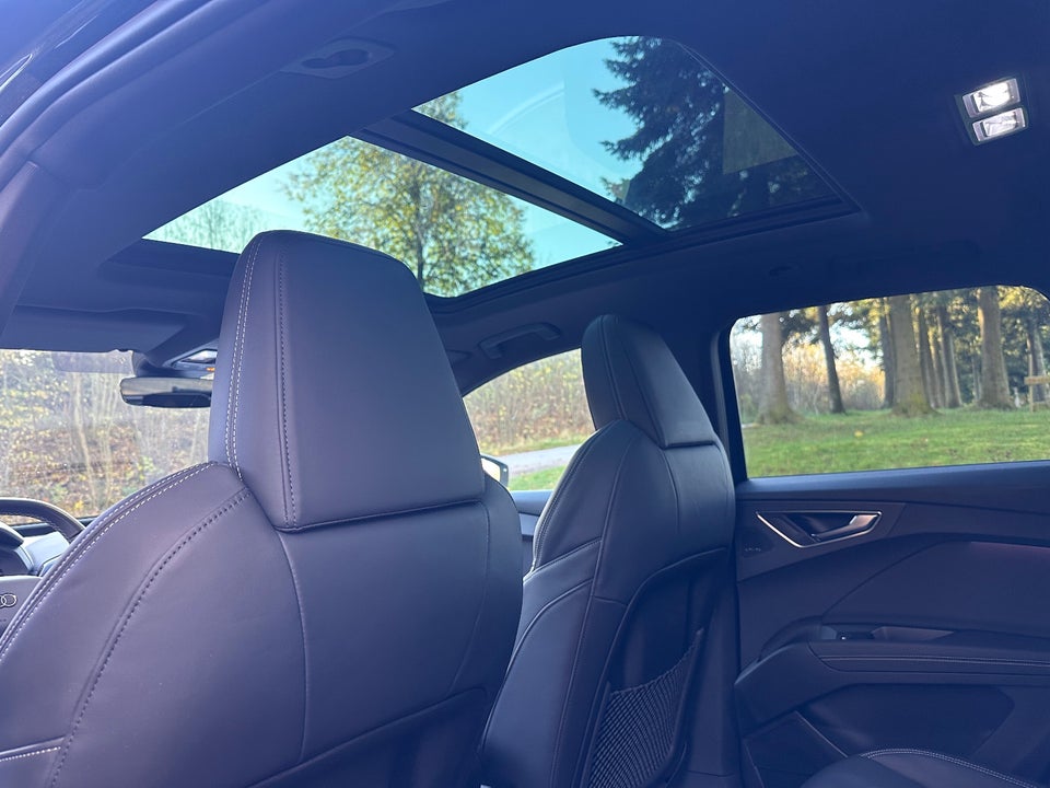 Audi Q4 e-tron 55 S-line quattro 5d