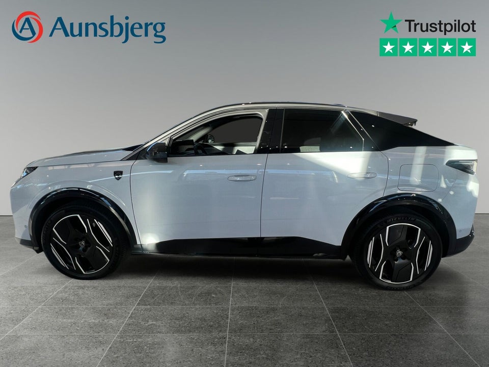 Peugeot e-3008 77 GT Pack 5d