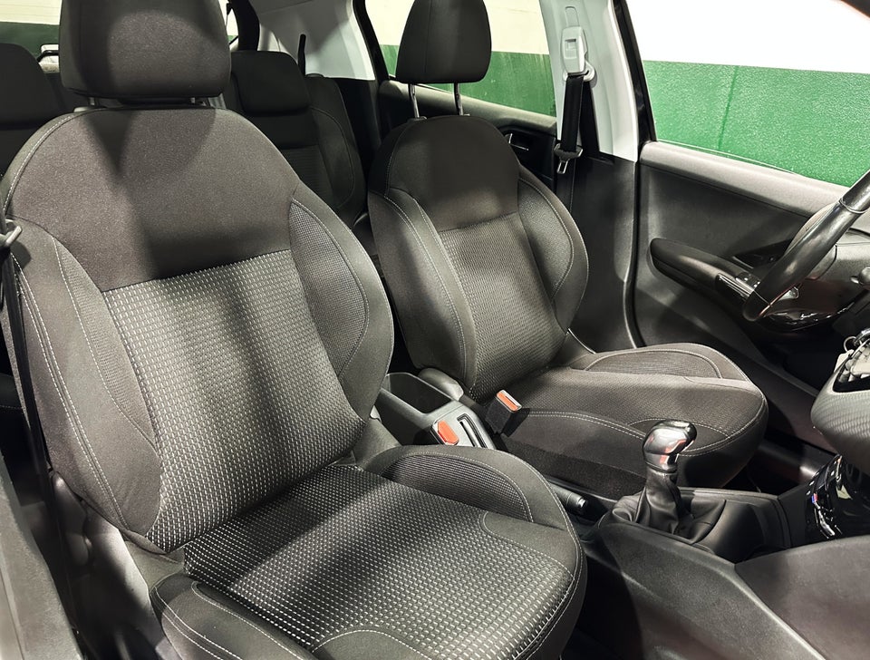 Peugeot 208 1,6 BlueHDi 100 Allure Sky 5d