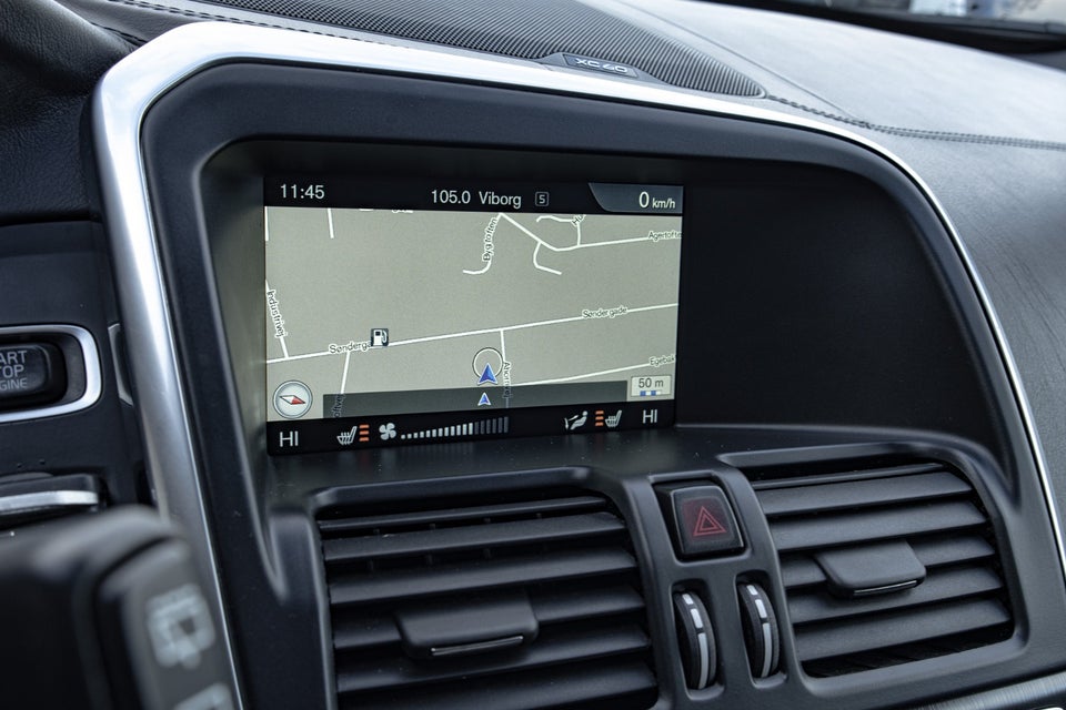 Volvo XC60 2,4 D5 220 Summum aut. AWD 5d