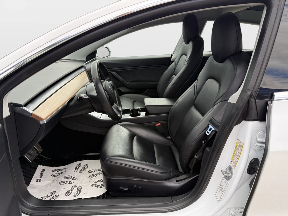 Tesla Model 3 Long Range AWD 4d