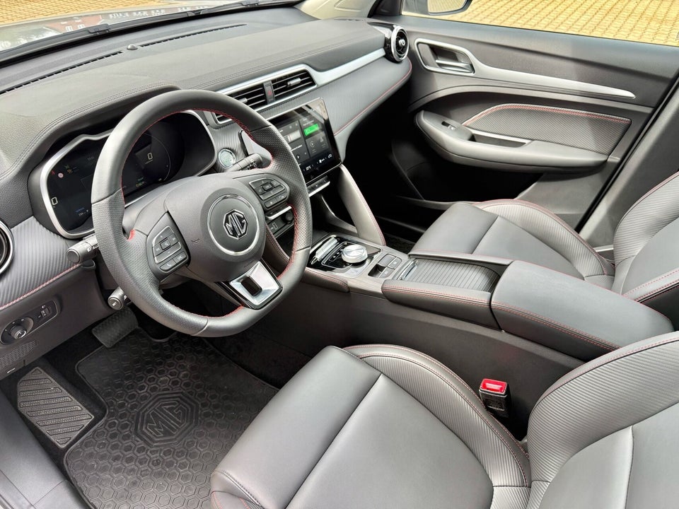 MG ZS 70 Luxury 5d