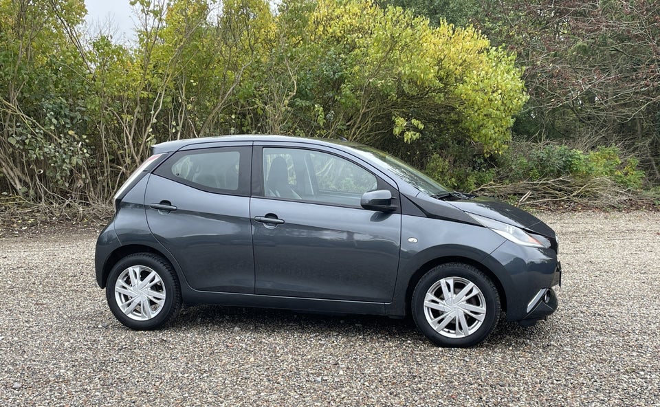 Toyota Aygo 1,0 VVT-i x-touch 5d