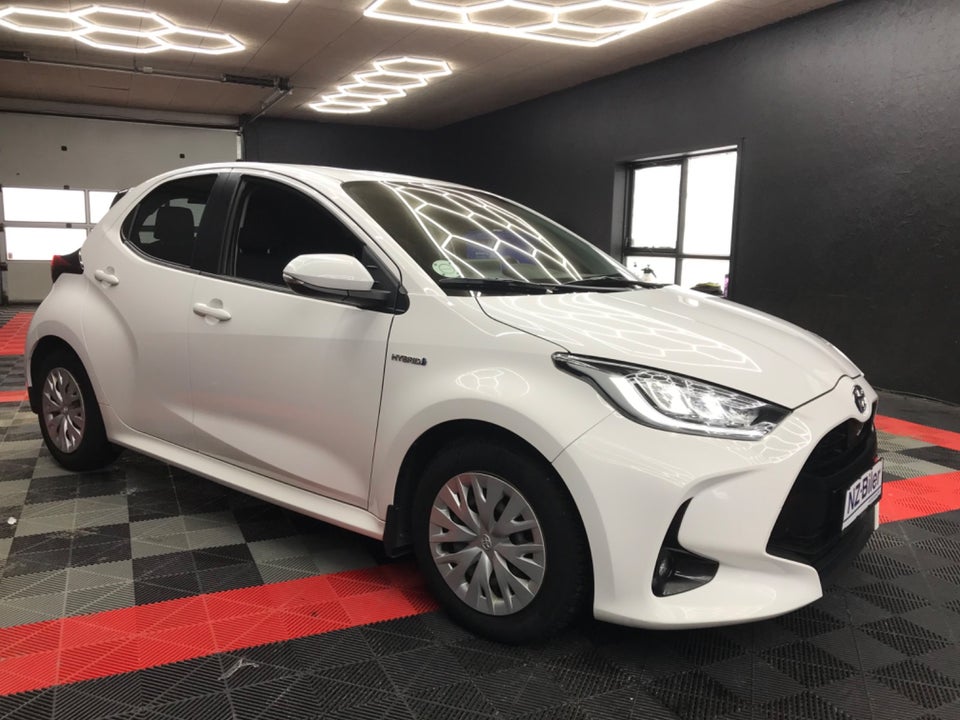 Toyota Yaris 1,5 Hybrid H3 Vision e-CVT 5d
