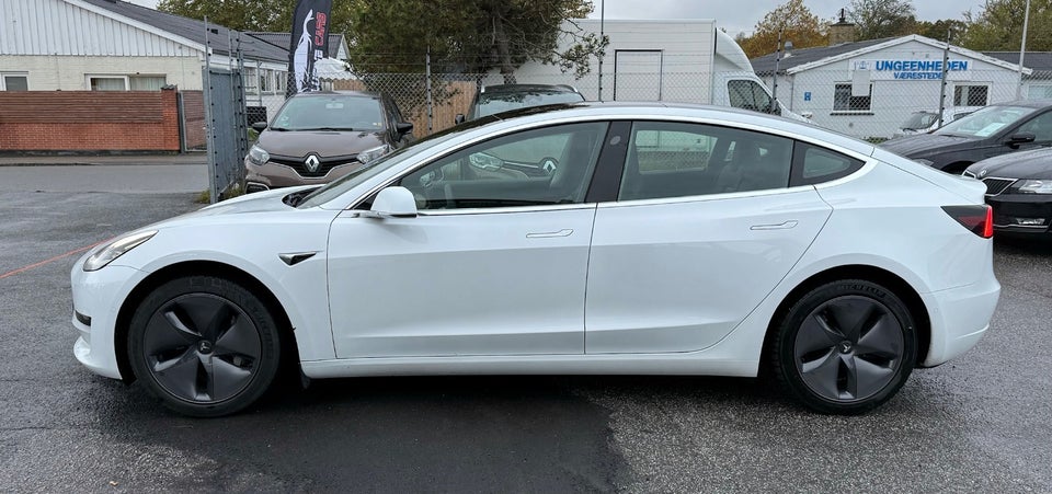 Tesla Model 3 Long Range AWD 4d