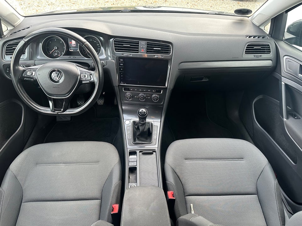 VW Golf VII 1,6 TDi 115 Comfortline 5d