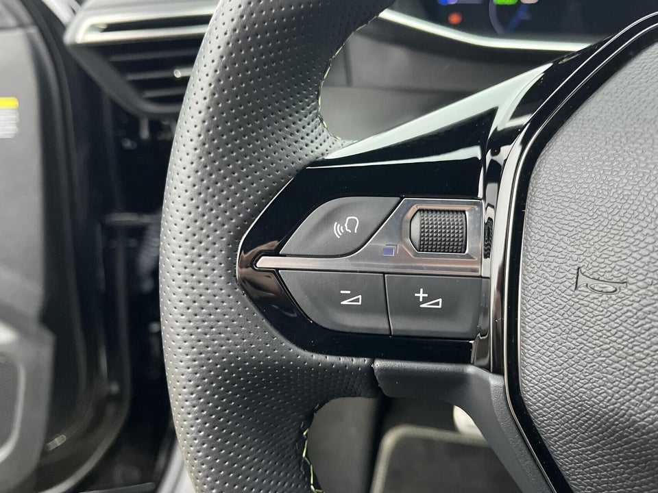 Peugeot e-2008 54 GT 5d