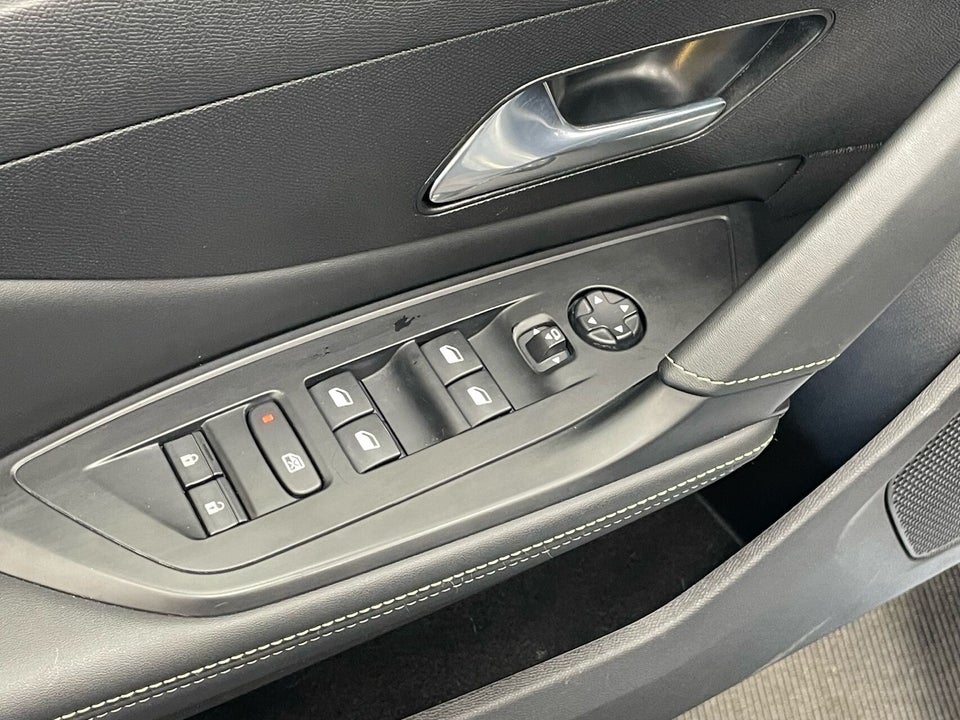 Peugeot e-308 54 GT 5d