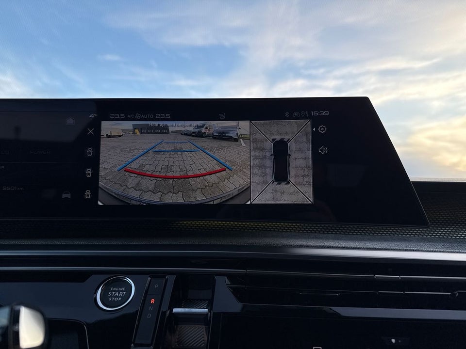 Peugeot e-3008 77 GT Pack 5d