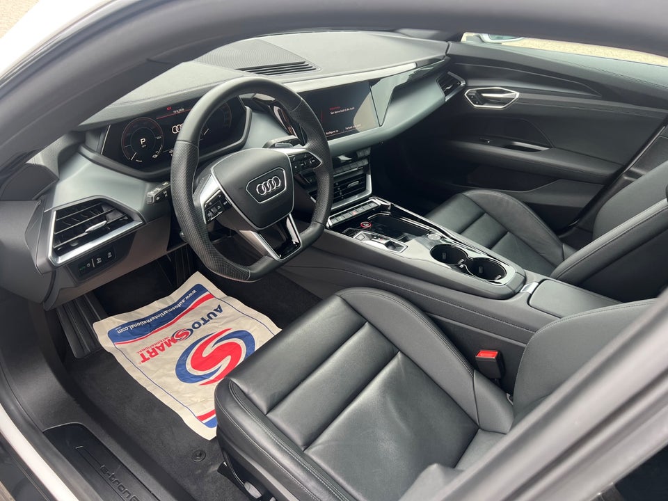 Audi e-tron GT pro quattro 4d