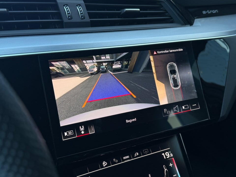 Audi Q8 e-tron 55 S-line quattro 5d
