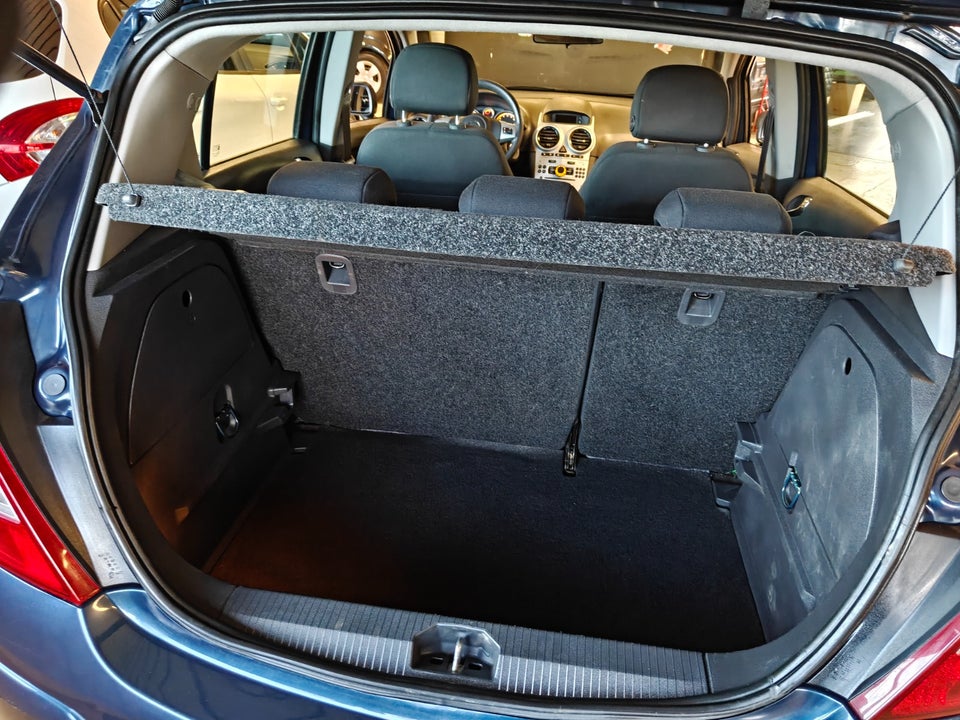 Opel Corsa 1,2 16V Cosmo 5d