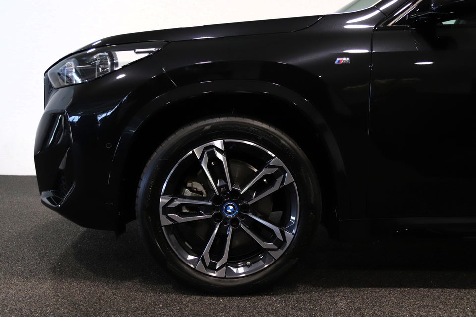 BMW iX1 xDrive30 Fully Charged M-Sport 5d