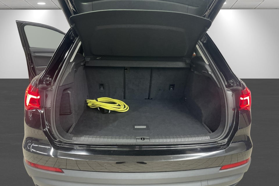 Audi Q3 45 TFSi e Attitude plus S-tr. 5d