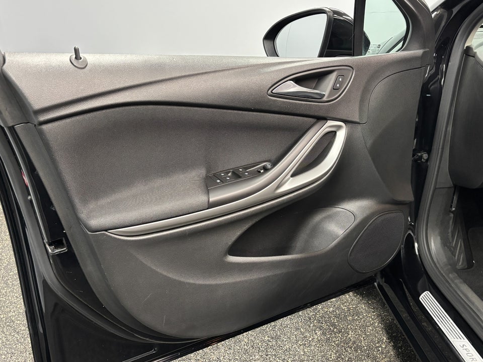 Opel Astra 1,6 CDTi 136 Enjoy Sports Tourer 5d