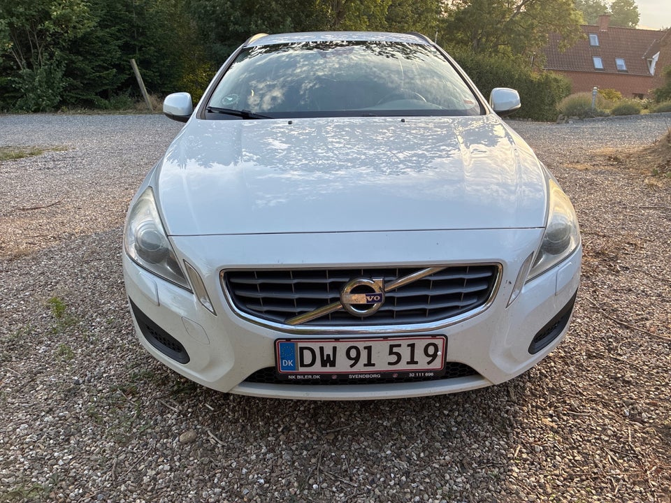 Volvo V60 2,0 D3 136 Summum aut. 5d