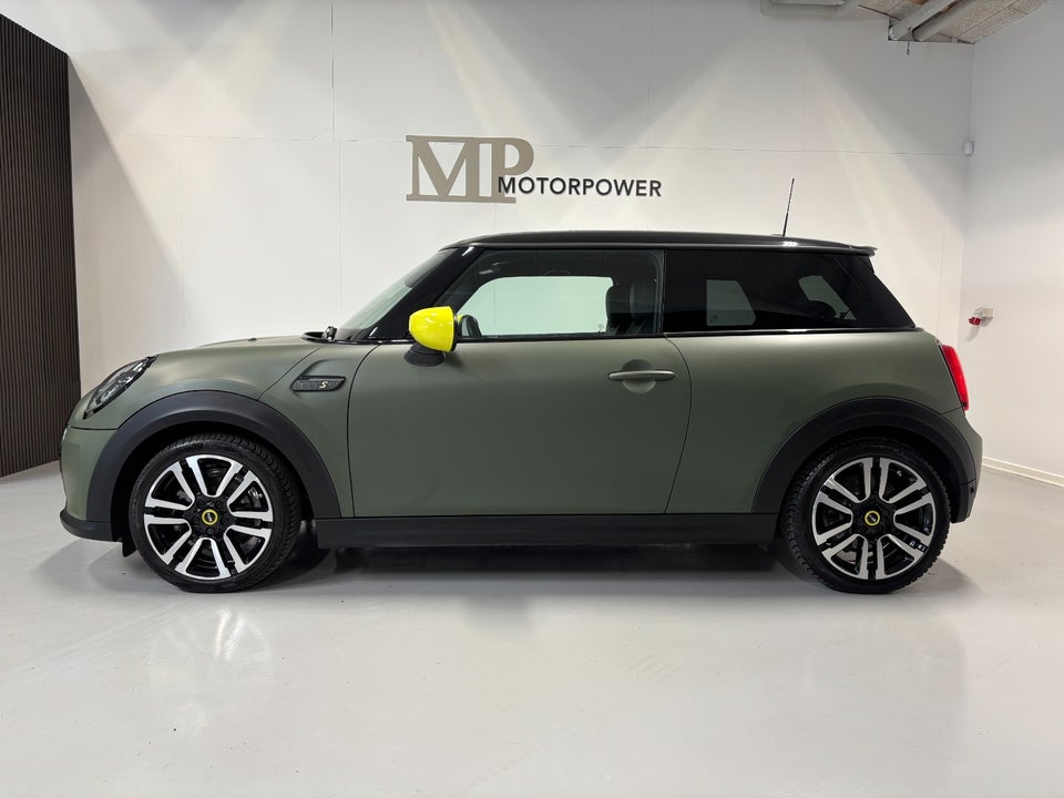 MINI Cooper SE Essential 3d