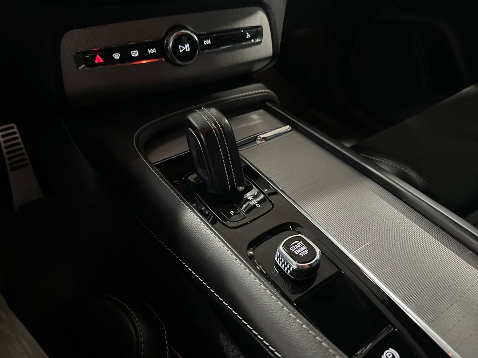 Volvo XC90 2,0 B5 235 R-Design aut. AWD 7prs 5d