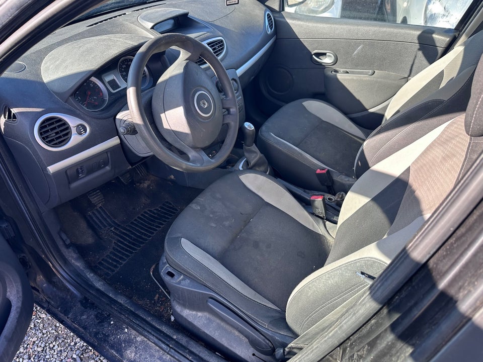 Renault Clio III 1,2 16V Authentique Sport Tourer 5d