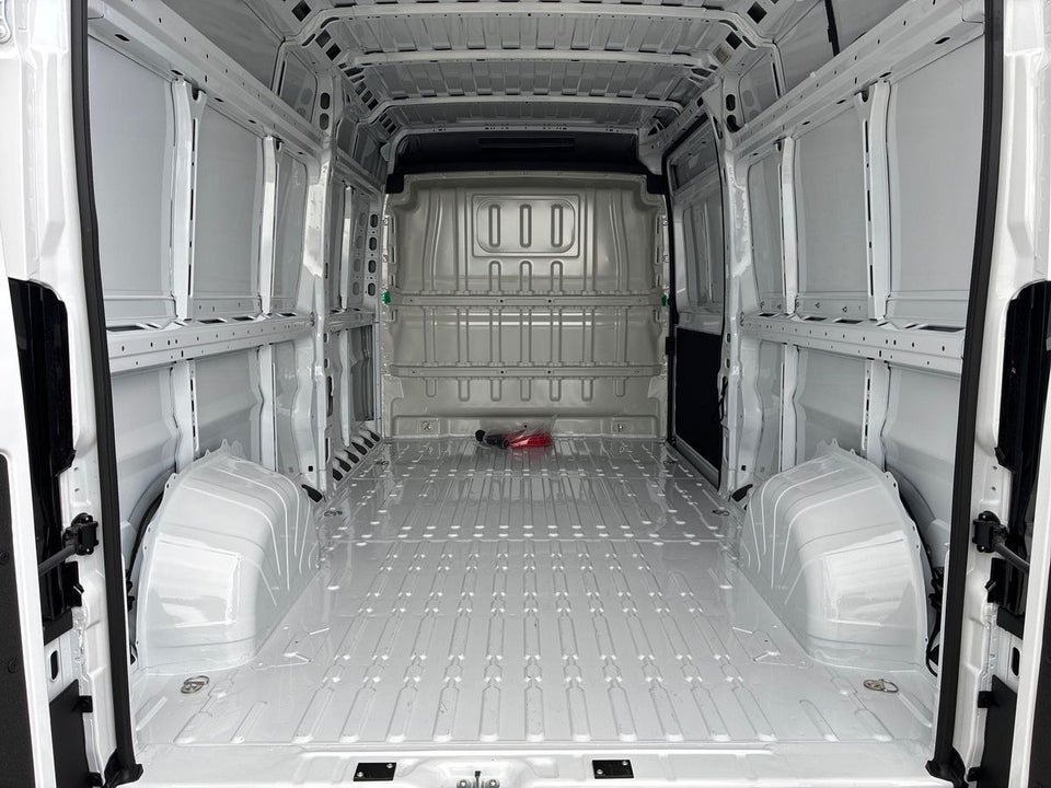 Peugeot e-Boxer 435 110 L3H2 Premium